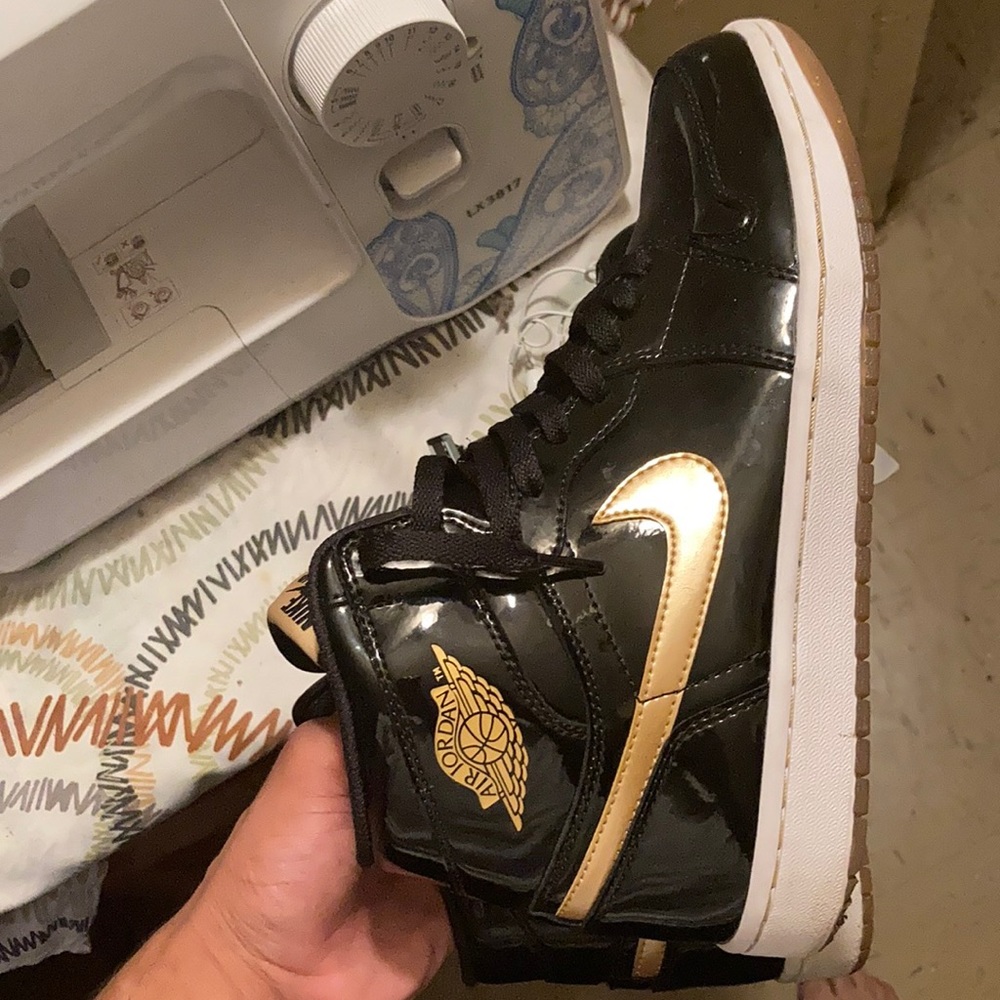 Air Jordan 1 metallic